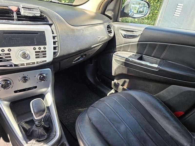 Usata Lancia Delta 120 CV (88 kW) 2008 Utilitaria