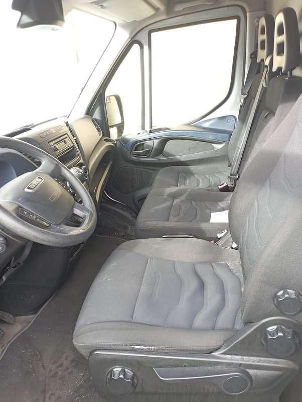 Usata Iveco Daily 136 CV (100 kW) 2018 Bianco Furgone