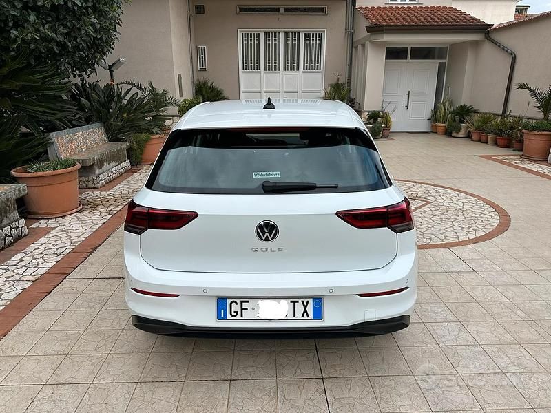 Usata VW Golf VIII Life 110 CV (80 kW) 2021 Bianco Berlina
