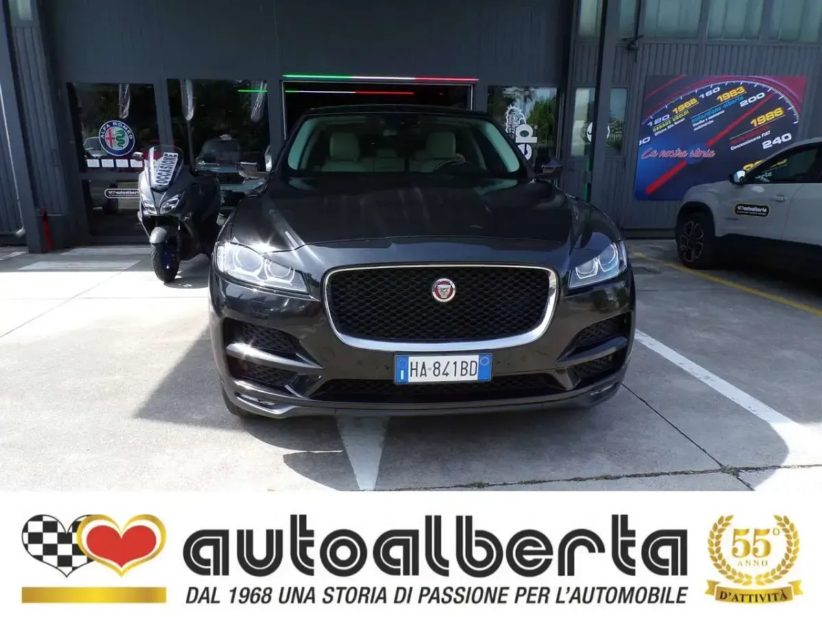 Usata Jaguar F-Pace Prestige 179 CV (131 kW) 2016 Nero SUV