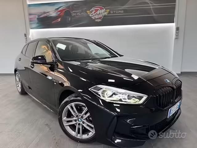 Usata BMW 116 M Sport 116 CV (85 kW) 2021 Nero Utilitaria