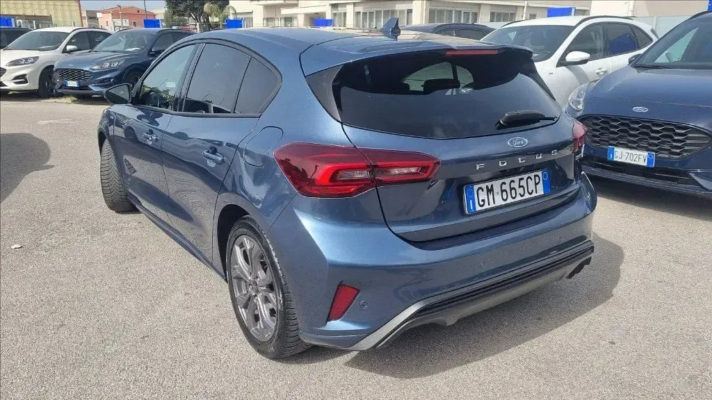 Usata Ford Focus ST-Line X 125 CV (91 kW) 2023 Blue metallic (metalliclackierung) Berlina