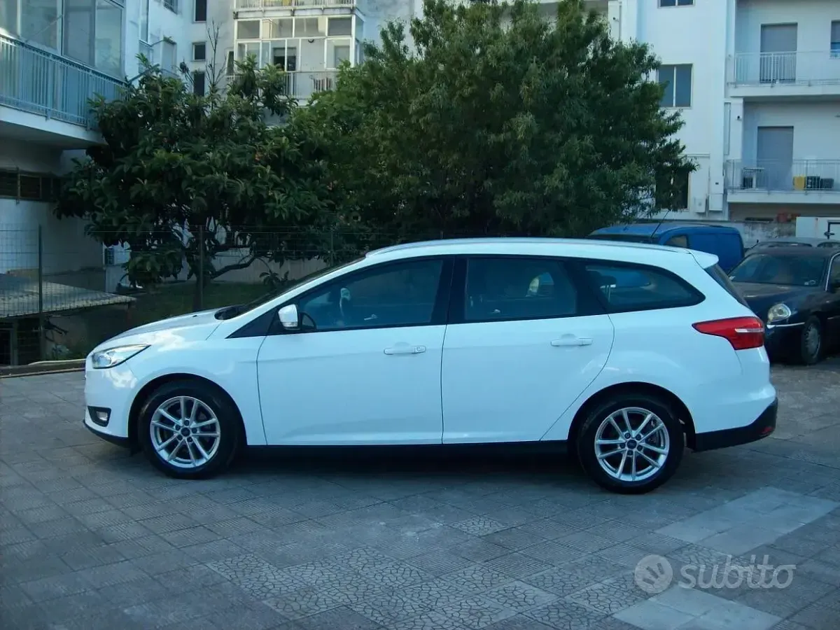 Usata Ford Focus Titanium 120 CV (88 kW) 2018 Bianco Station wagon