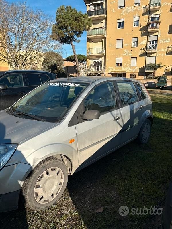 Usata Ford Fiesta 2004 Utilitaria