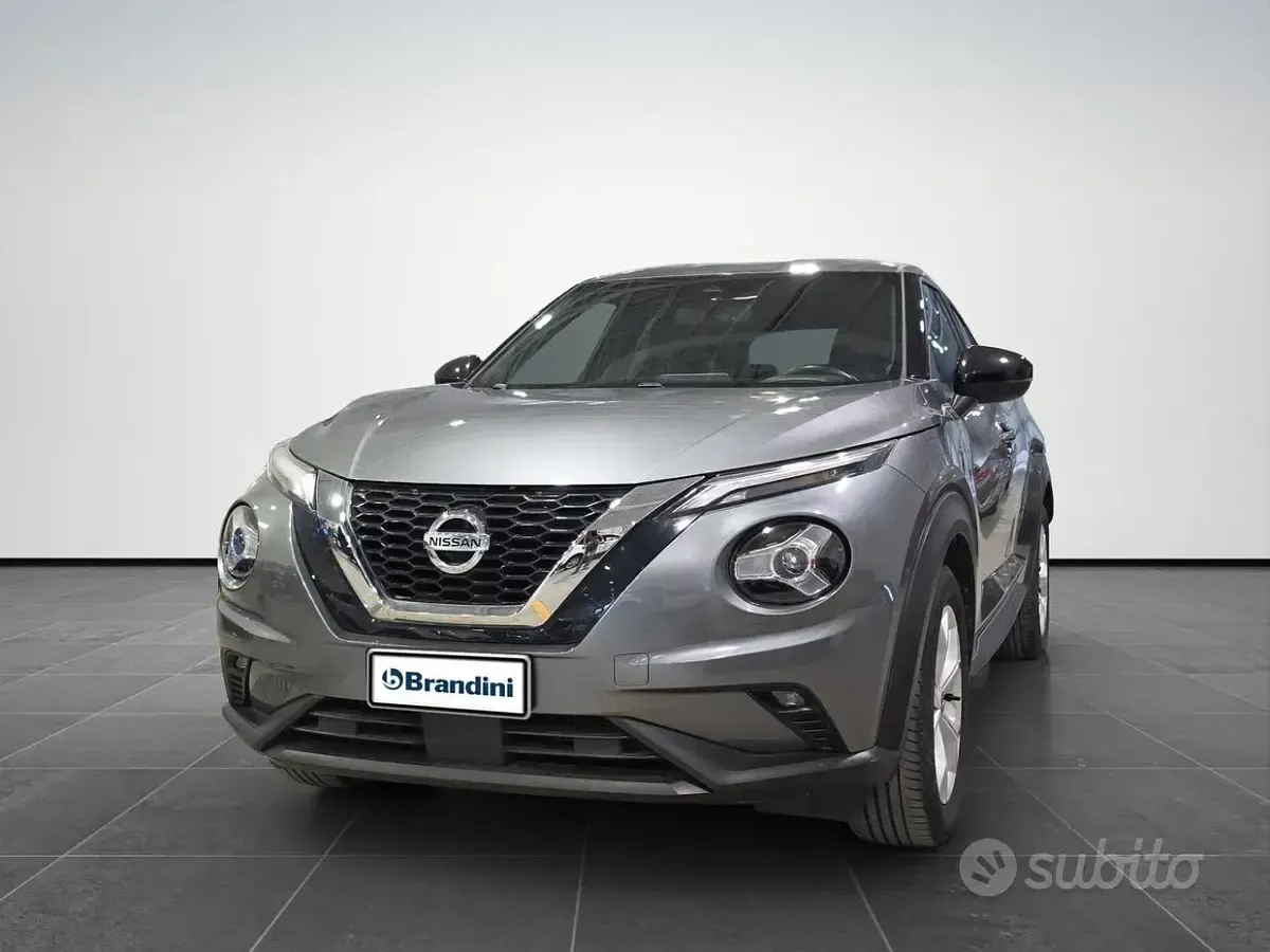 Usata Nissan Juke N-Connecta 114 CV (83 kW) 2022 Grigio piombo SUV