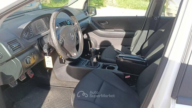 Usata Mercedes A160 82 CV (60 kW) 2010 Bianco Monovolume