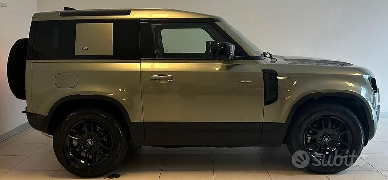 Usata Land Rover Defender S 250 CV (183 kW) 2024 Verde SUV