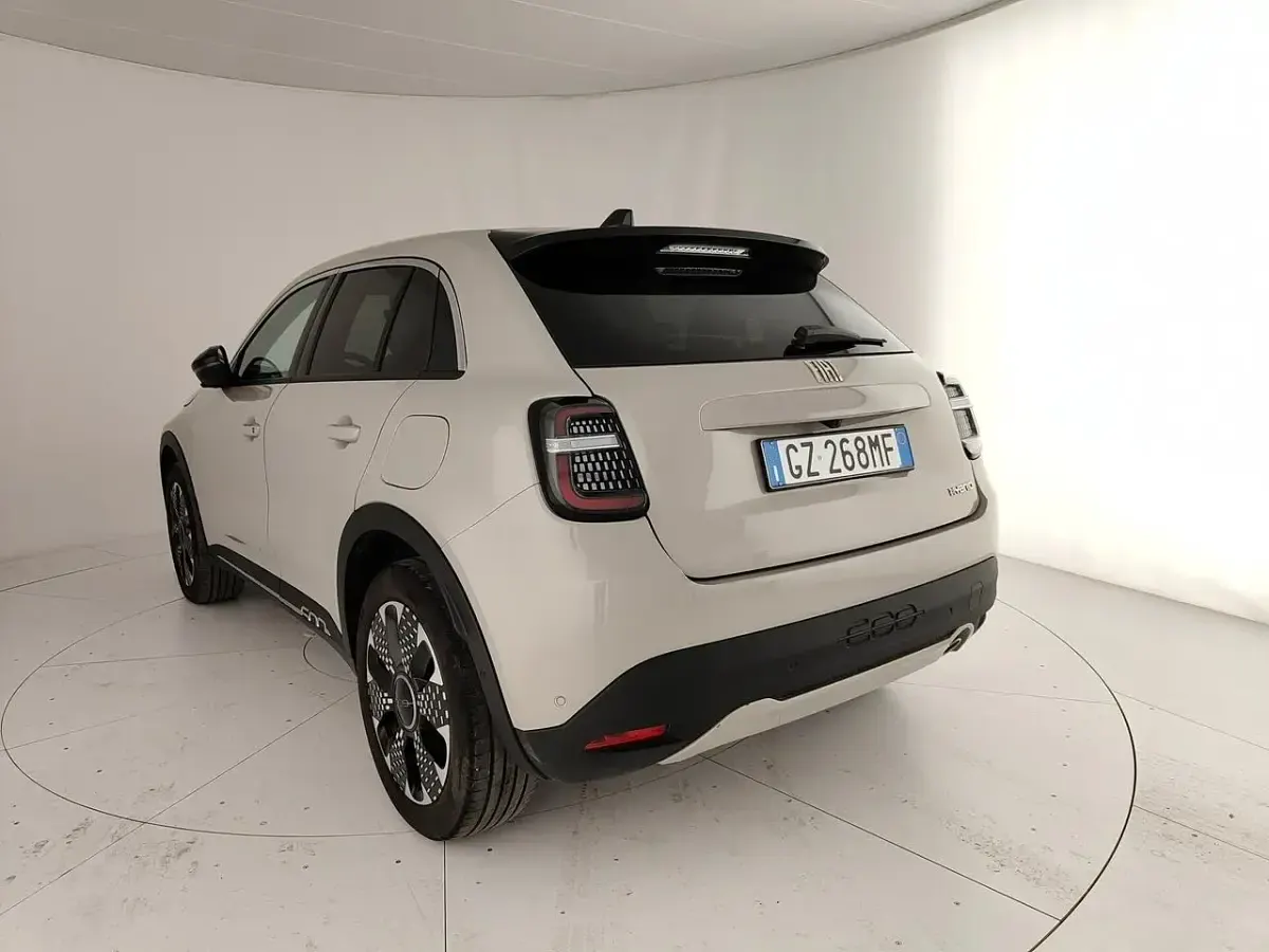 Usata Fiat 600 La Prima 100 CV (73 kW) 2025 Beige SUV