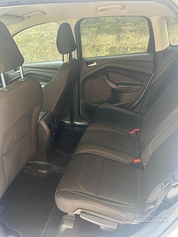 Usata Ford Kuga 120 CV (88 kW) 2020 Bianco SUV