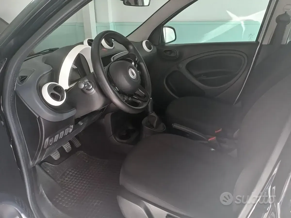 Usata Smart ForFour Prime 71 CV (52 kW) 2018 Bianco Utilitaria