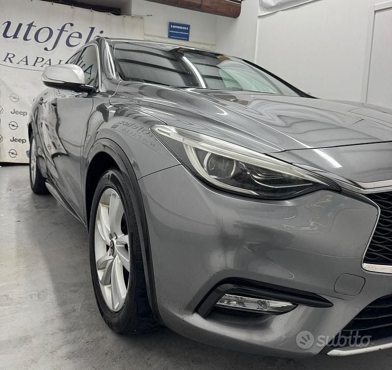 Usata Infiniti Q30 Premium 108 CV (79 kW) 2017 Grigio Berlina