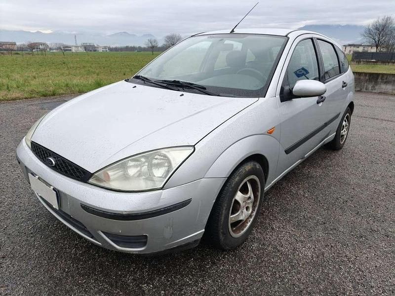 Usata Ford Focus 116 CV (85 kW) 2002 Argento Berlina