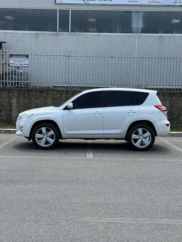 Usata Toyota RAV4 150 CV (110 kW) 2011 Bianco SUV