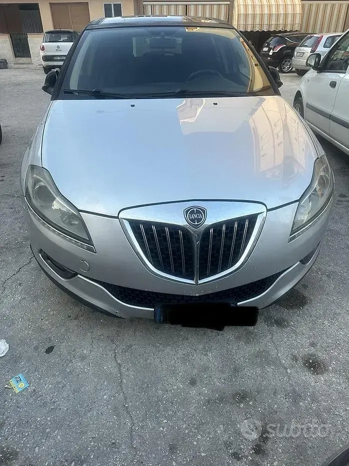 Usata Lancia Delta 120 CV (88 kW) 2008 Grigio Utilitaria