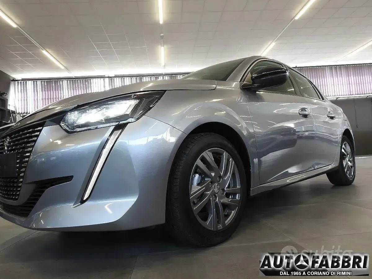 Usata Peugeot 208 Active 75 CV (55 kW) 2022 Grigio Utilitaria