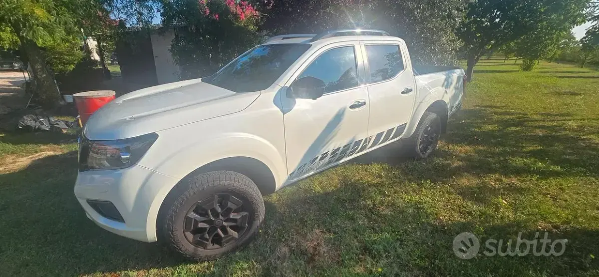 Usata Nissan Navara N-Guard 190 CV (139 kW) 2021 Bianco Pick-up