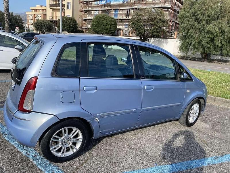 Käytetty Fiat Idea Emotion 69 HP (50 kW) 2008 Tila-auto