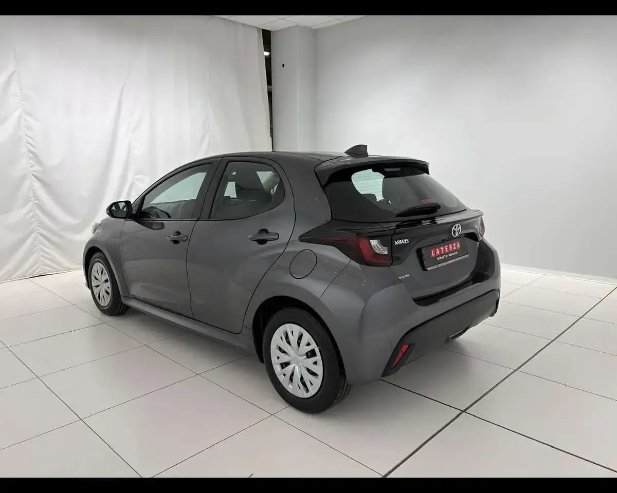 Usata Toyota Yaris Active 72 CV (52 kW) 2022 Dark grey met Utilitaria