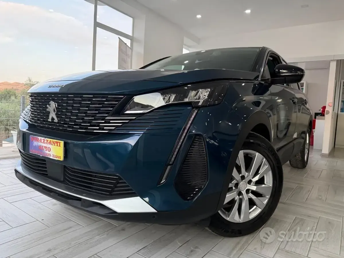 Usata Peugeot 5008 Allure 131 CV (96 kW) 2022 Blu SUV