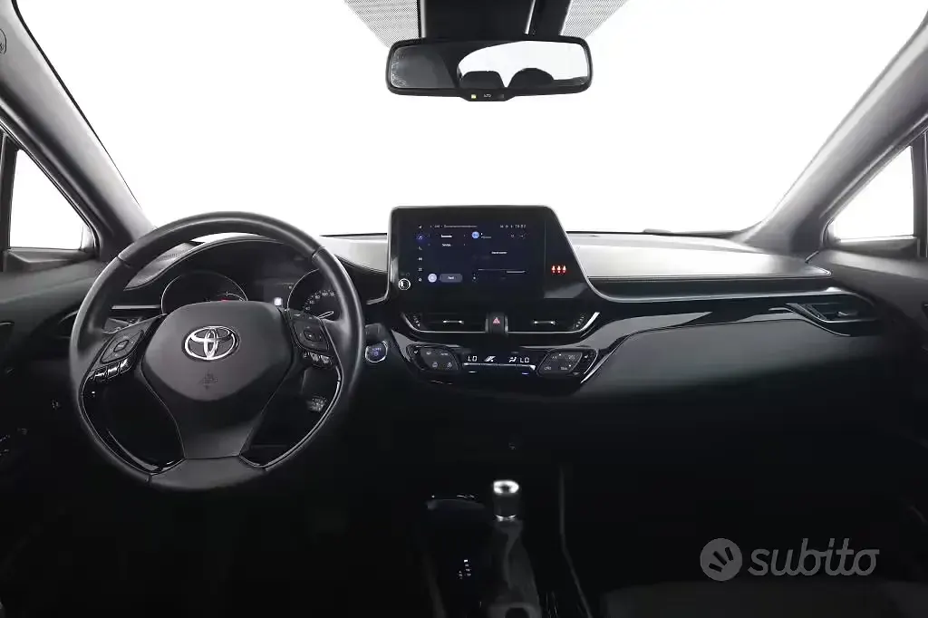 Usata Toyota C-HR 152 CV (111 kW) 2024 Dark grey SUV