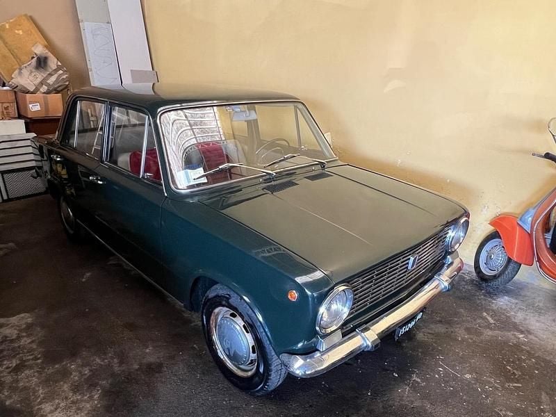Usata Fiat 124 39 CV (28 kW) 1977 Grigio Berlina
