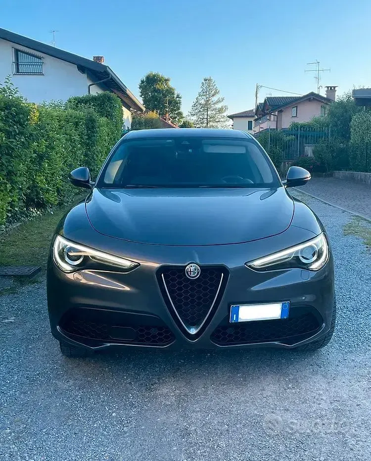 Usata Alfa Romeo Stelvio Executive 201 CV (147 kW) 2019 Grigio SUV