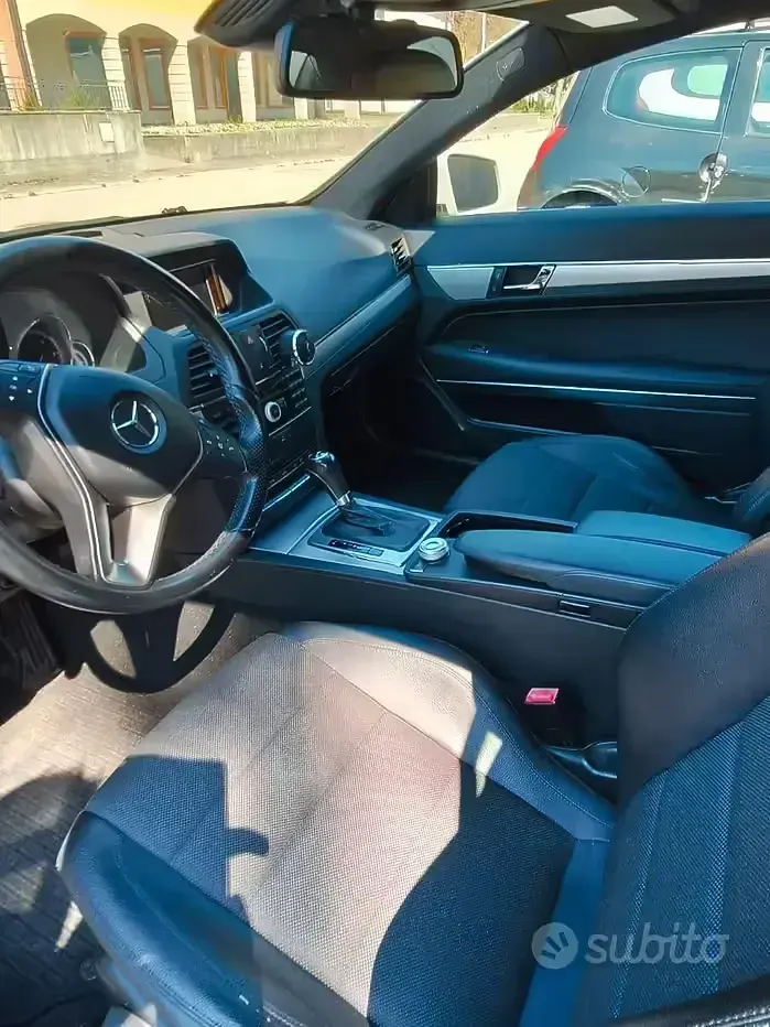 Usata Mercedes E220 170 CV (125 kW) 2012 Bianco Coupé