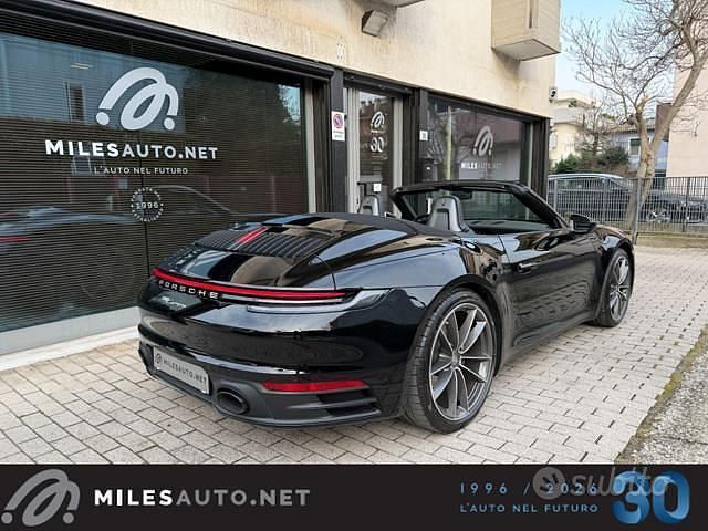 Usata Porsche 911 Carrera Cabriolet 385 CV (283 kW) 2024 Nero Cabrio
