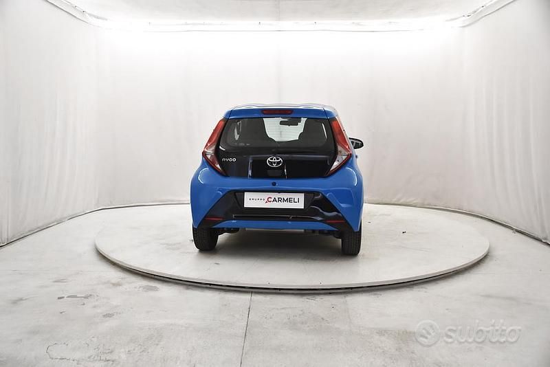 Usata Toyota Aygo Cool 72 CV (52 kW) 2019 Blu Utilitaria