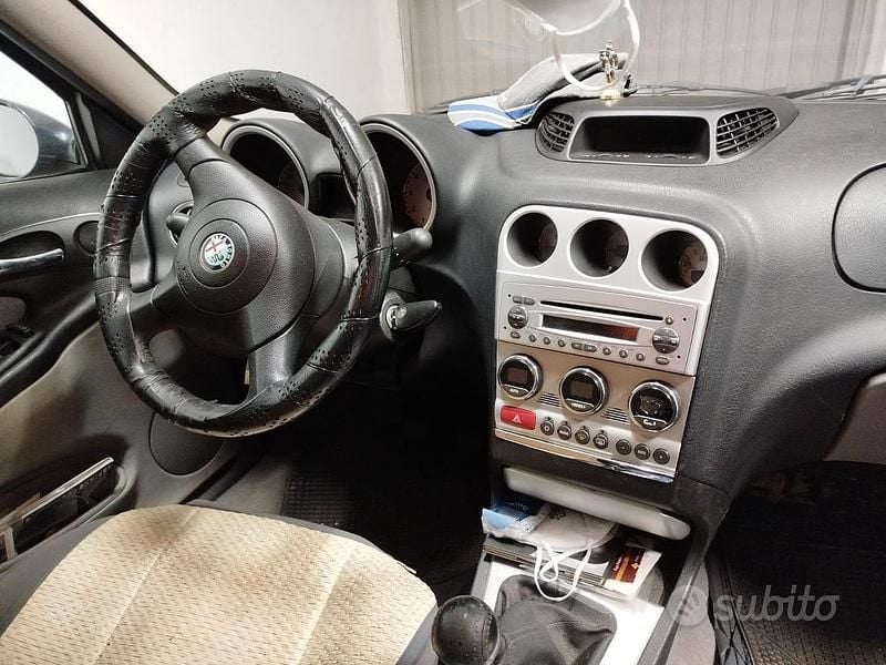 Usata Alfa Romeo 156 150 CV (110 kW) 2002 Blu Berlina