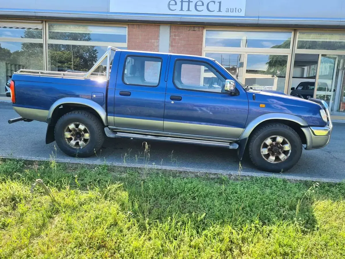 Usata Nissan Navara 103 CV (75 kW) 1999 Blu Pick-up