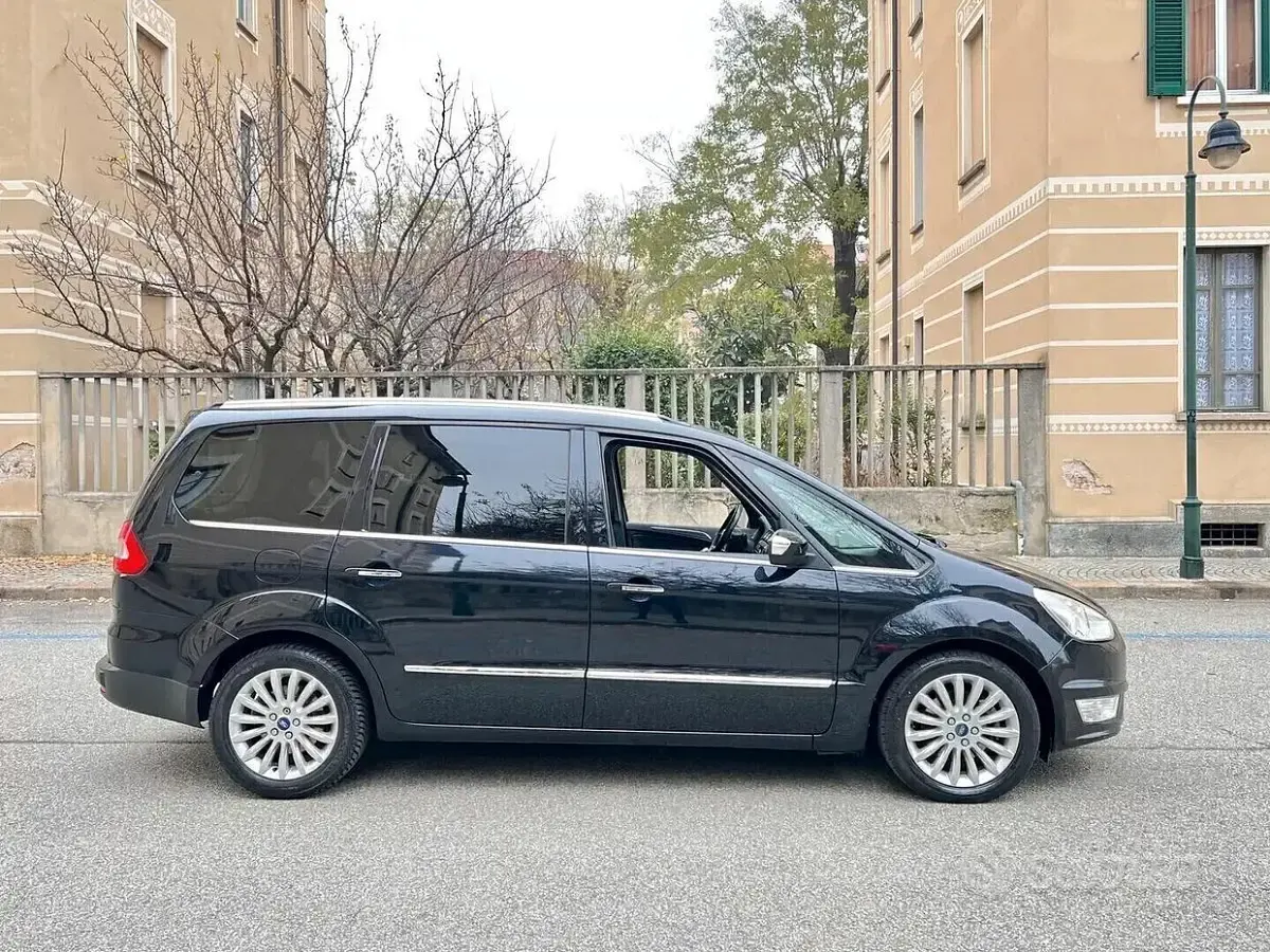 Usata Ford Galaxy Titanium 163 CV (119 kW) 2012 Nero perla Monovolume
