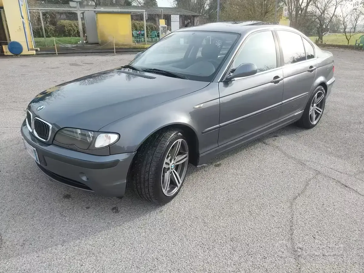 Usata BMW 330 184 CV (135 kW) 2001 Grigio Berlina