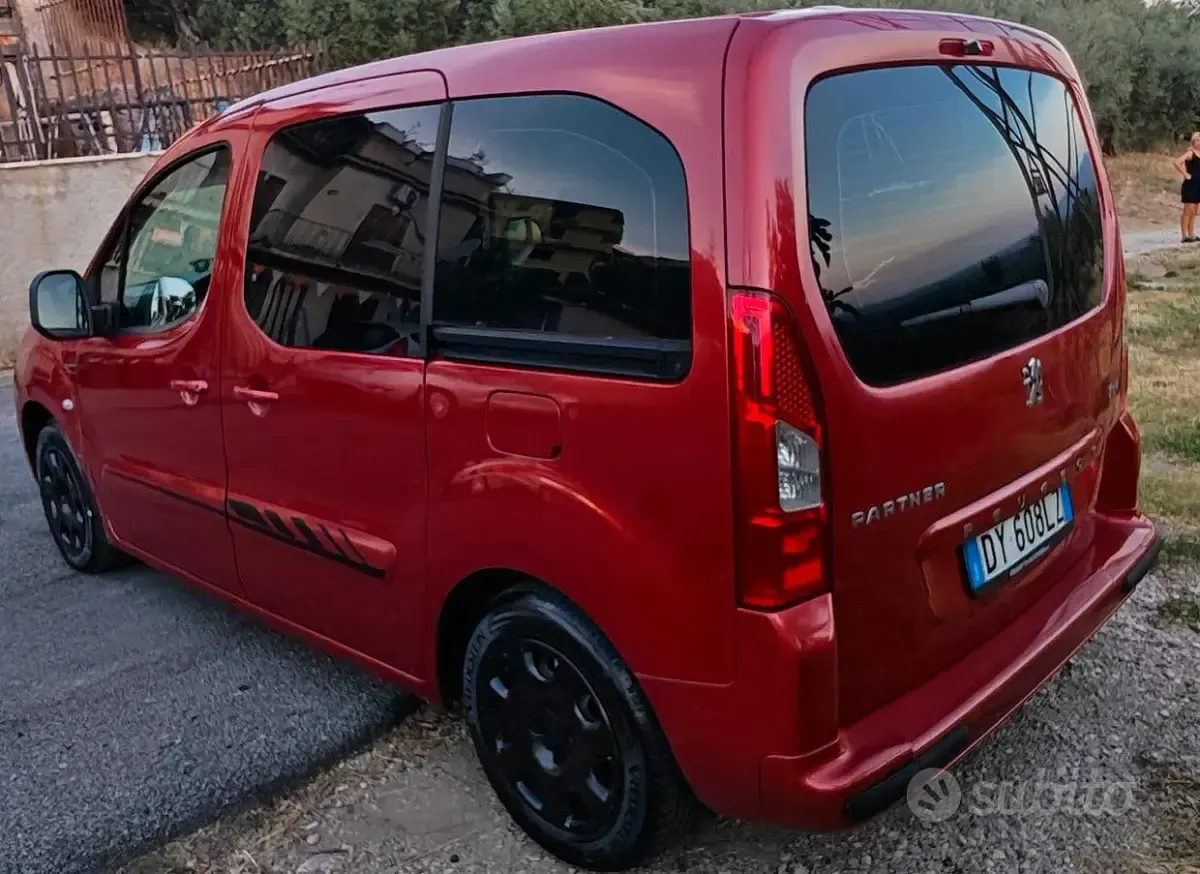 Usata Peugeot Partner 90 CV (66 kW) 2009 Marrone Monovolume