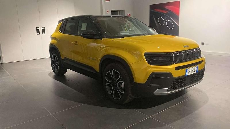 Usata Jeep Avenger EV Summit 61 kW (84 CV) 2023 Oro SUV