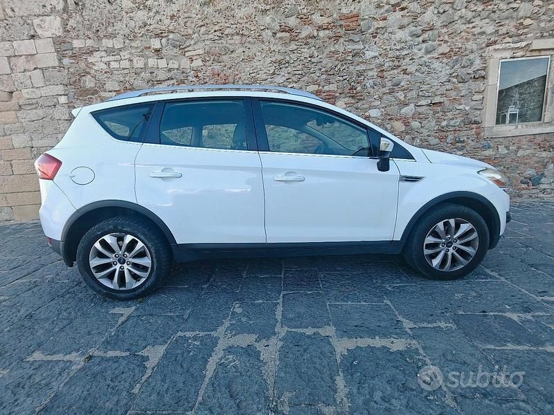 Usata Ford Kuga 163 CV (119 kW) 2011 Bianco SUV