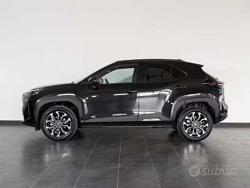 Usata Toyota Yaris Cross Trend 130 CV (95 kW) 2025 Grigio SUV