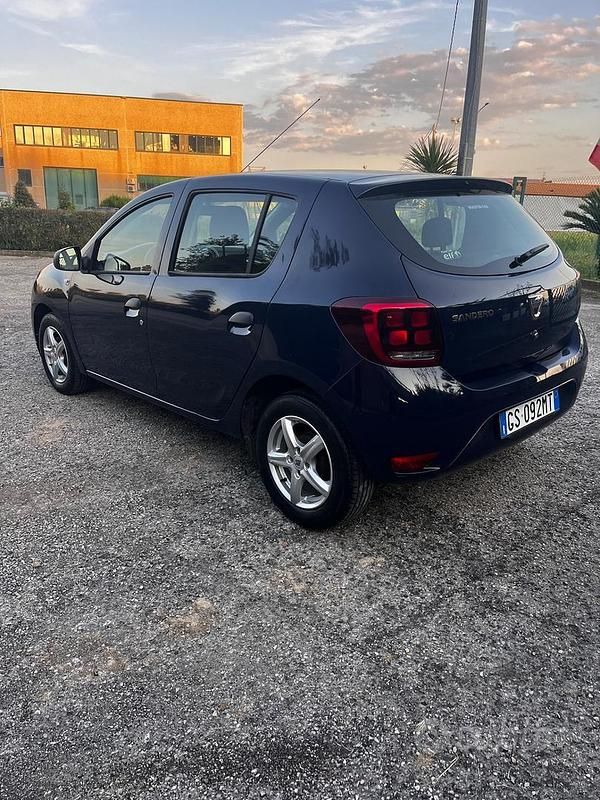 Usata Dacia Sandero Acces 75 CV (55 kW) 2020 Blu Berlina