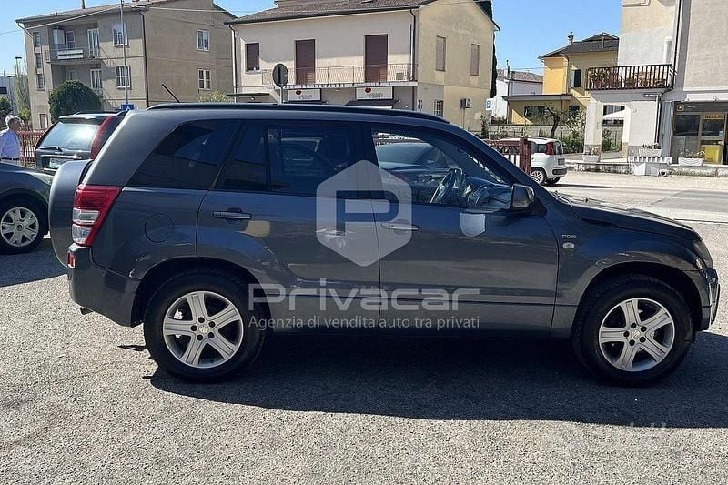 Second-hand Suzuki Grand Vitara 129 CP (94 kW) 2007 Gri SUV