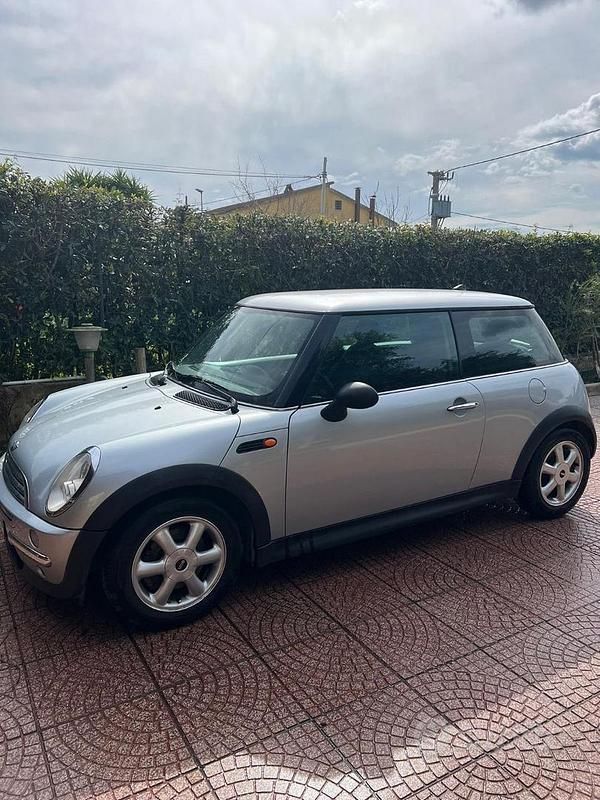 Grigio Usata 2006 Mini One D Due volumi | 2000 € (Buon prezzo) - Immagine 1/4