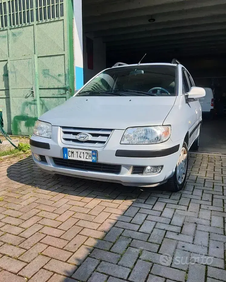 Usata Hyundai Matrix 103 CV (75 kW) 2004 Grigio Monovolume