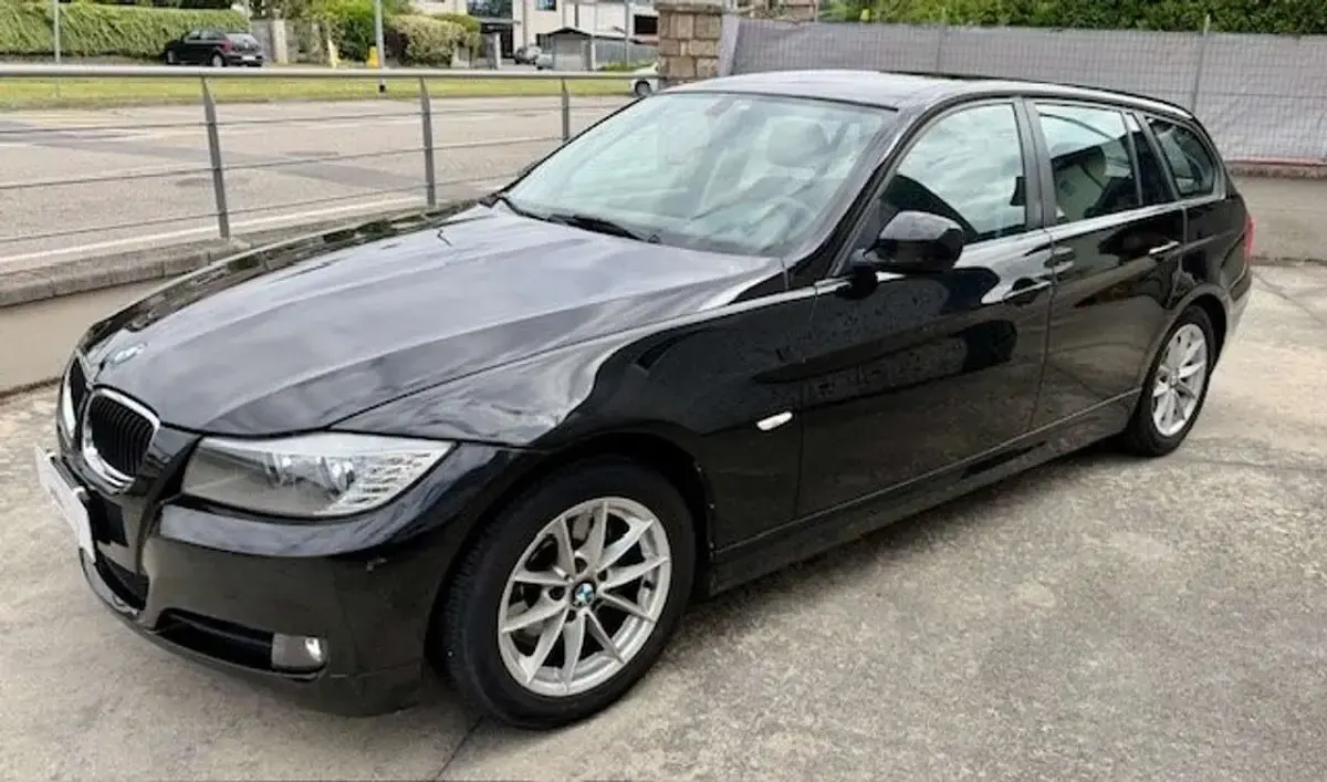 Usata BMW 318 143 CV (105 kW) 2009 Nero Station wagon