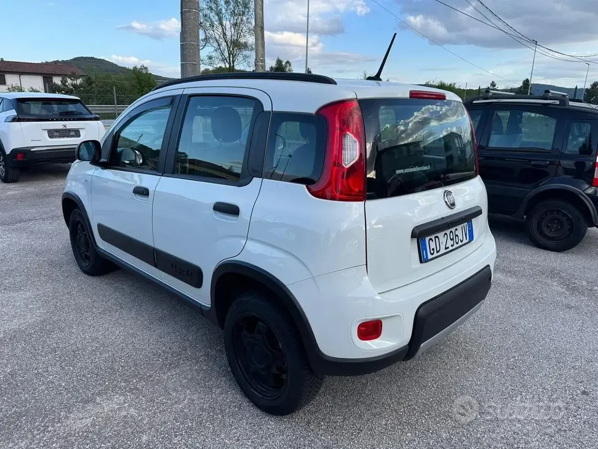 Usata Fiat Panda 4x4 85 CV (62 kW) 2020 Bianco Utilitaria