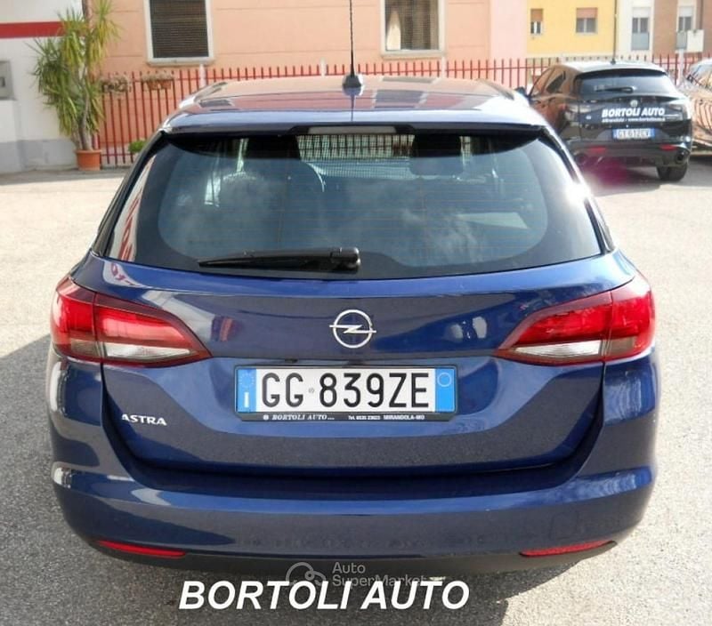 Usata Opel Astra Business Elegance 105 CV (77 kW) 2021 Blu Station wagon