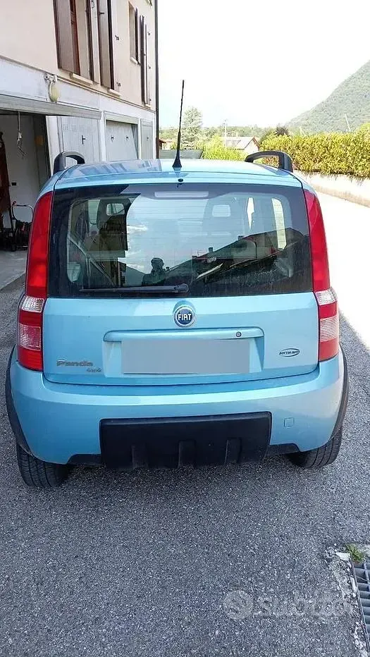 Usata Fiat Panda 4x4 60 CV (44 kW) 2005 Bluazzurro Utilitaria