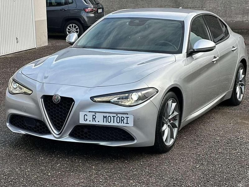 Usata Alfa Romeo Giulia 160 CV (117 kW) 2021 Grigio Berlina