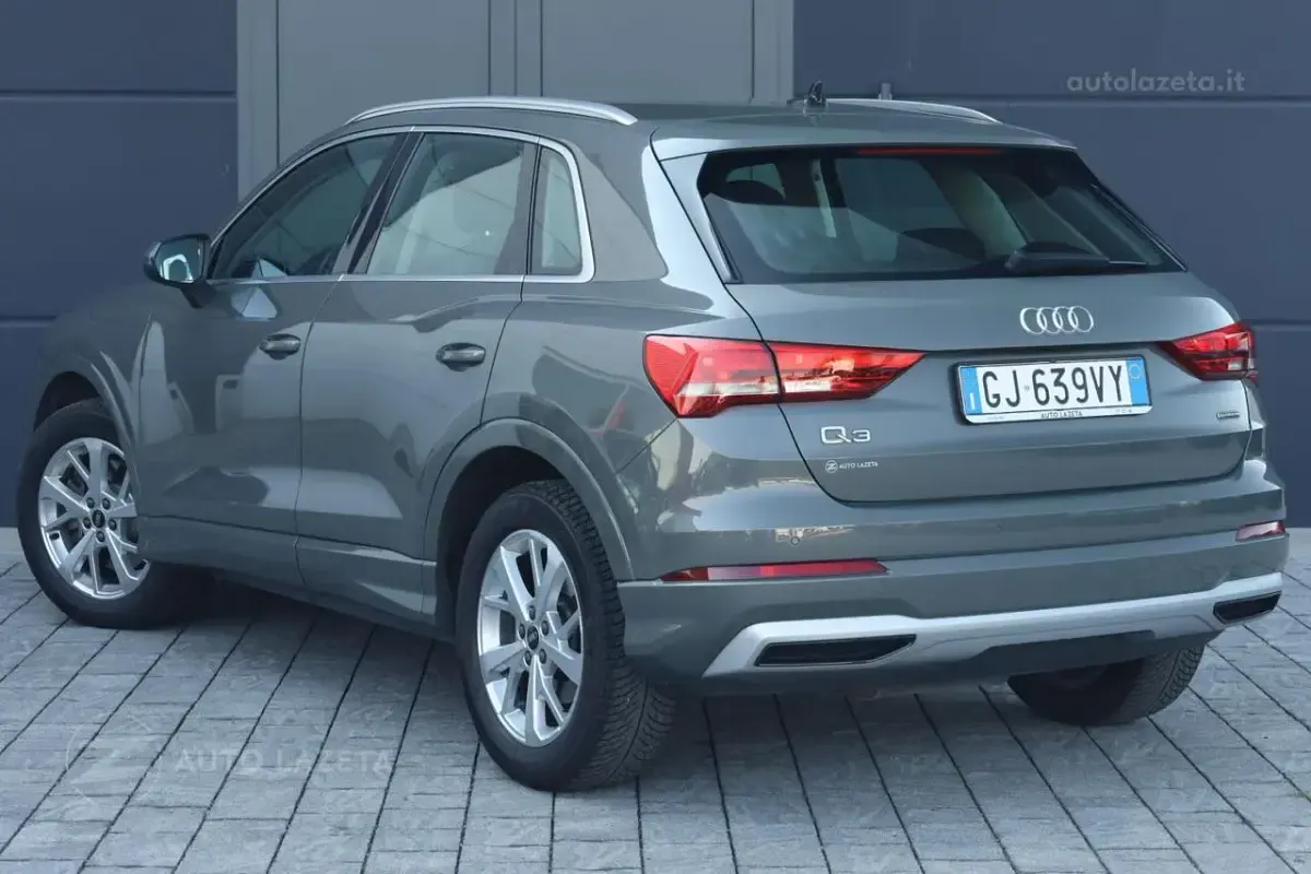 Usata Audi Q3 Advanced 200 CV (147 kW) 2022 Grigio metallizzato SUV