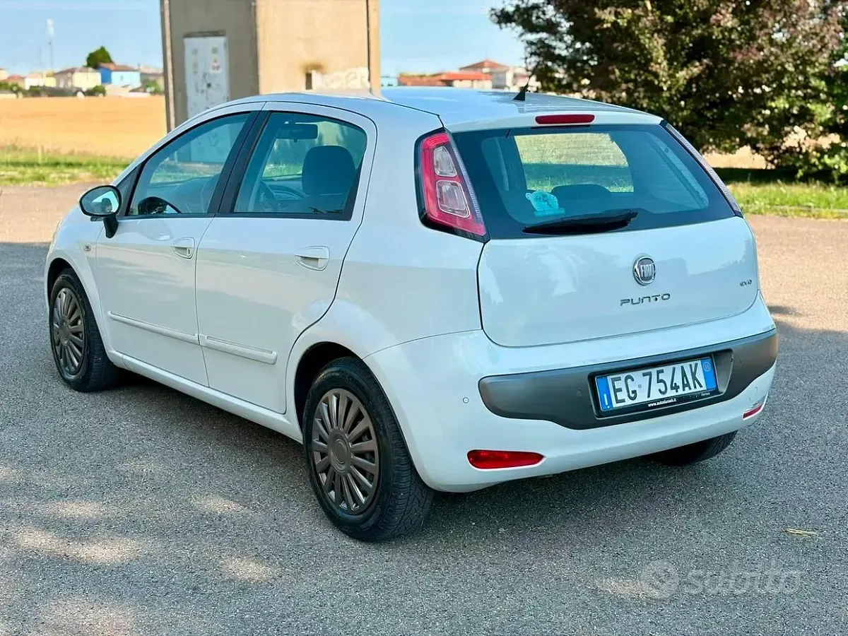 Usata Fiat Punto Evo Sport 95 CV (69 kW) 2011 Bianco Utilitaria