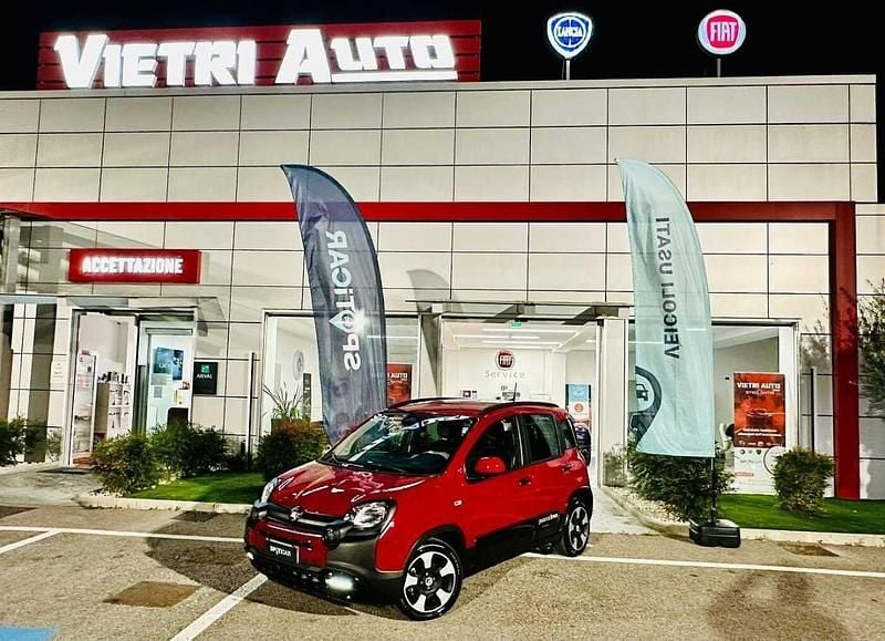 Usata Fiat Panda Cross Cross 69 CV (50 kW) 2025 Rosso Utilitaria