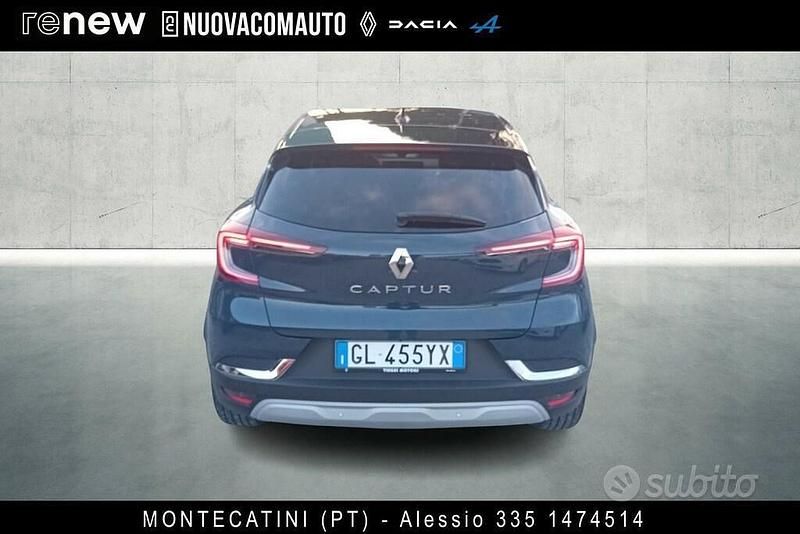 Begagnad Renault Captur Intens 101 HK (74 kW) 2023 Grå SUV